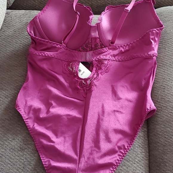 ๐ La Senza Bodysuit - NWT - Picture 2 of 13